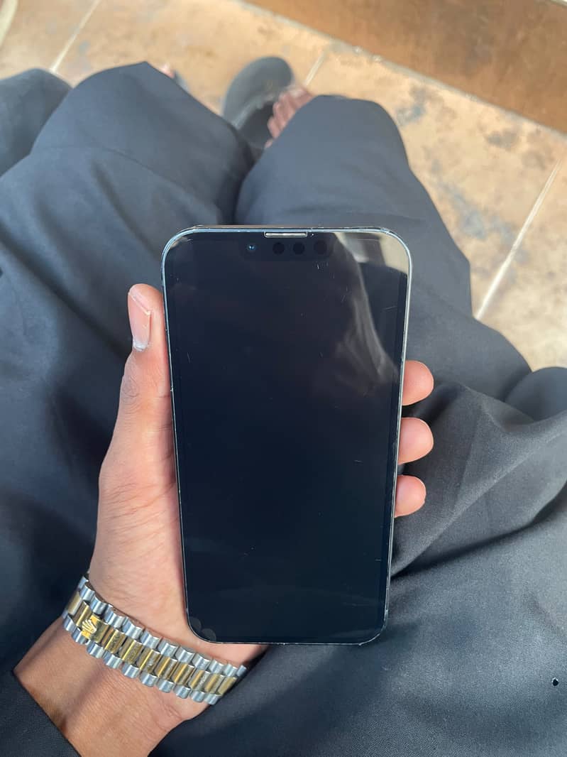 Apple iPhone 13 2