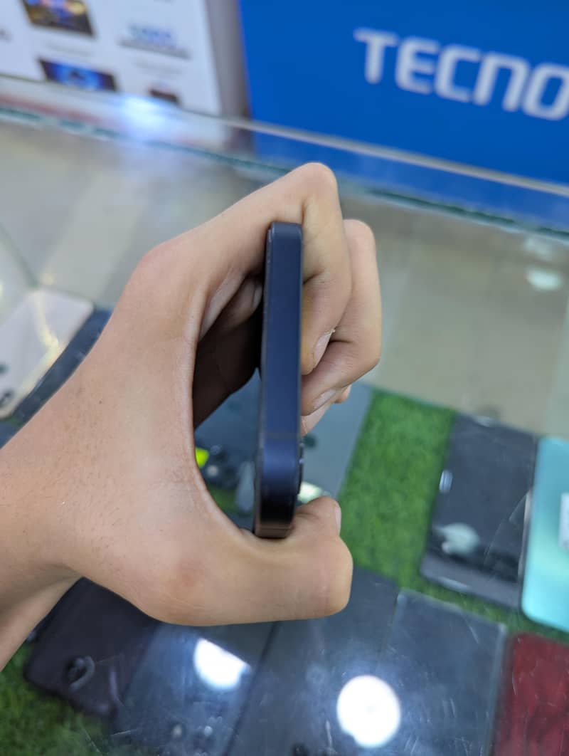 Apple iPhone 12 2
