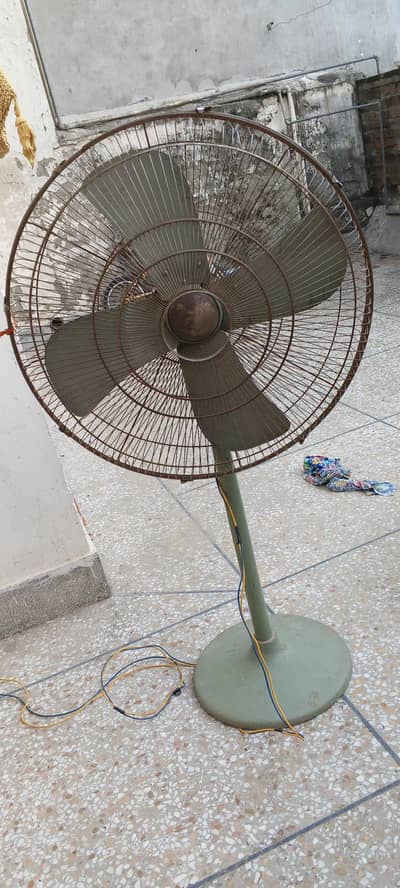 Pedestal fan for sale