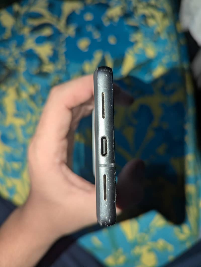 Google Pixel 7 4