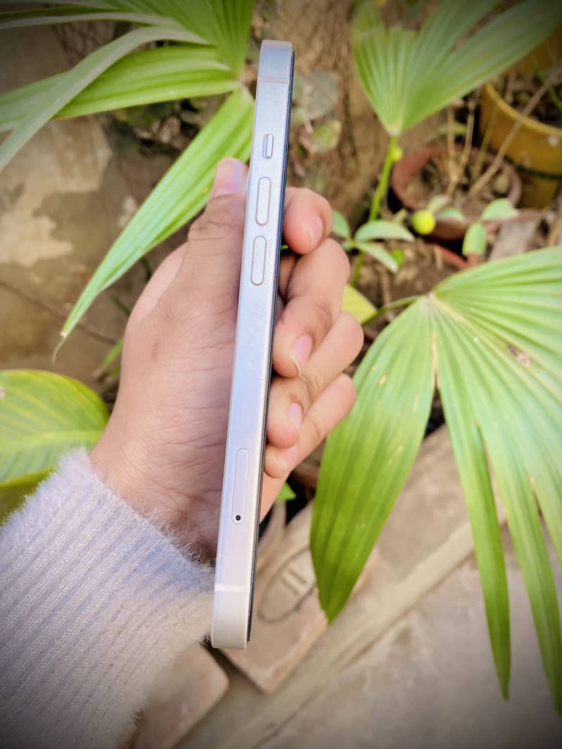 Apple iPhone 13 3