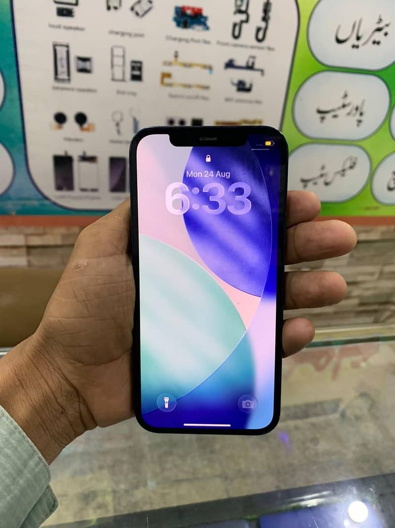 Apple iPhone 12 1