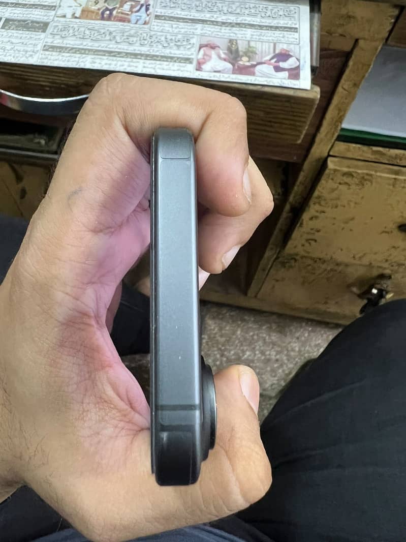 Apple iPhone 17 5