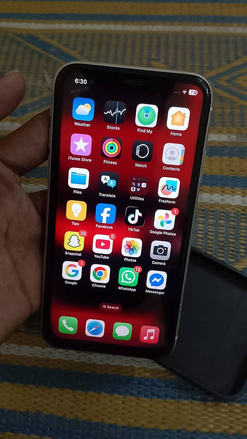 Apple iPhone 11 4