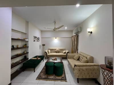 3 Bed DD apartment in King Tower. Spacious 1600 sqft layout with modern finishes.