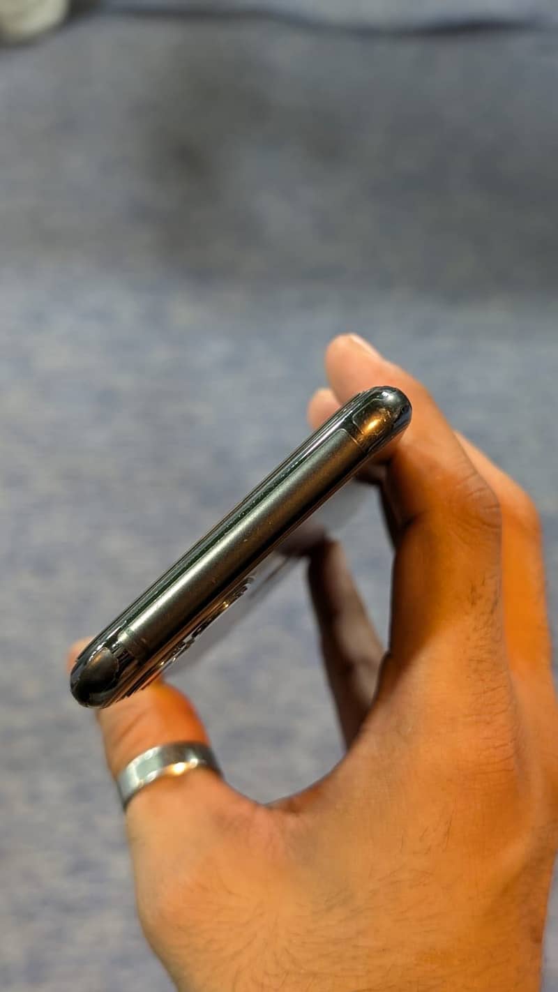 Apple iPhone 11 Pro 3