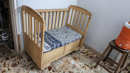 baby cot urgent sale Karna hay
