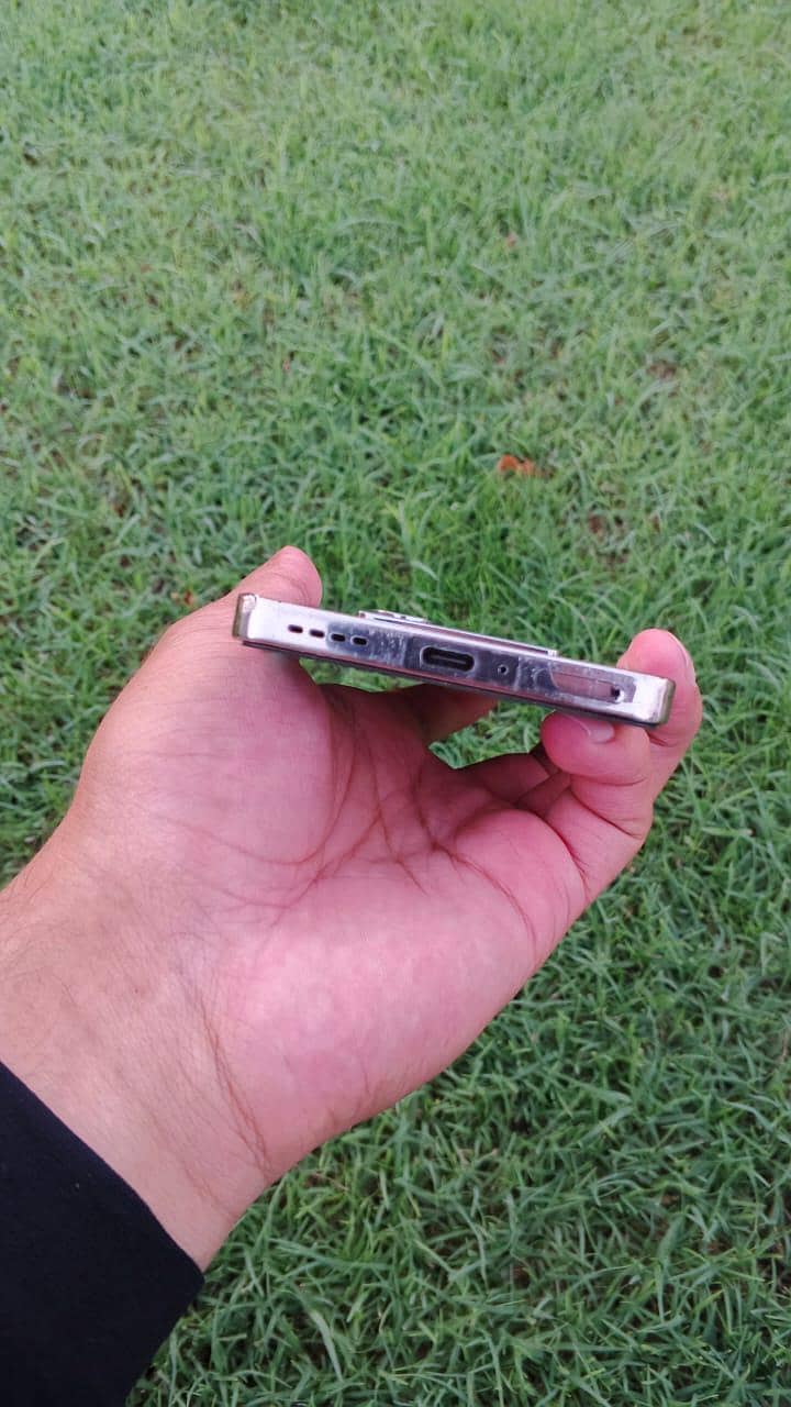 Infinix Note 40 4