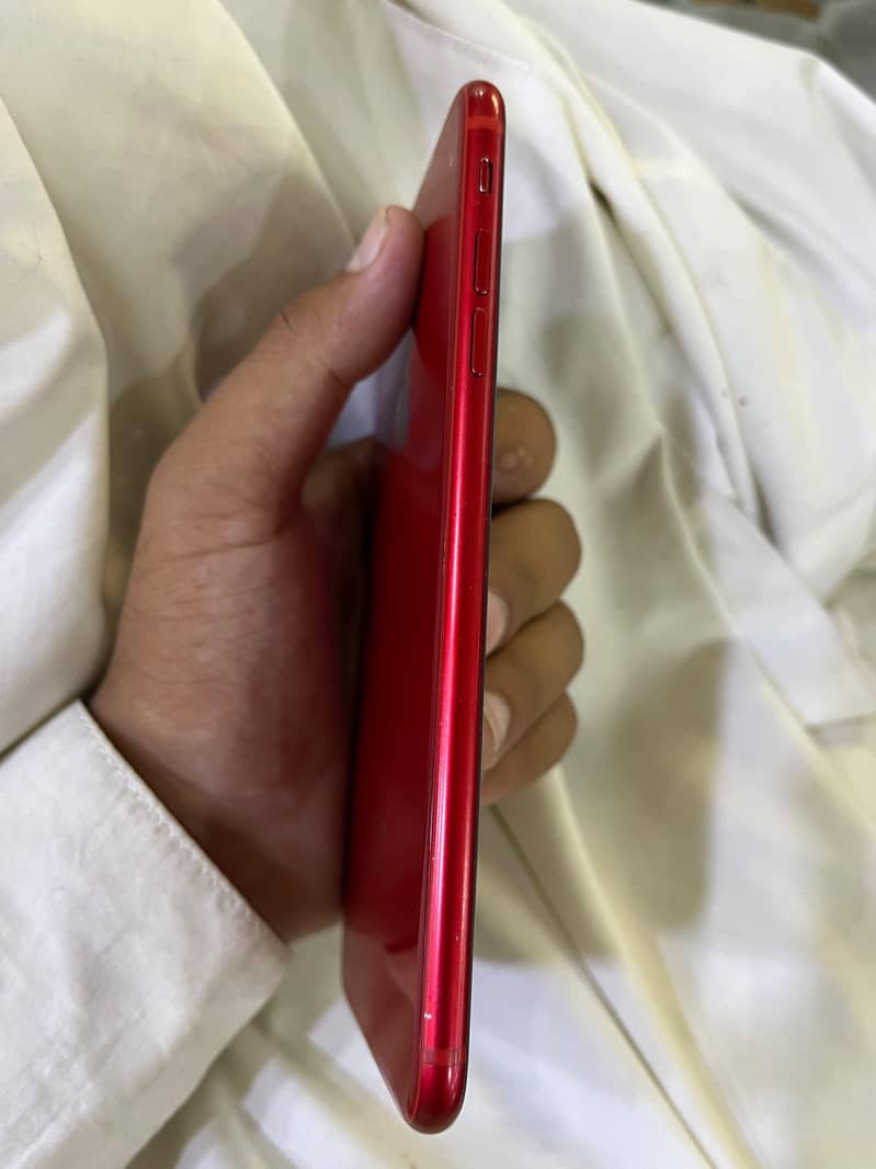 Apple iPhone 8 Plus 3
