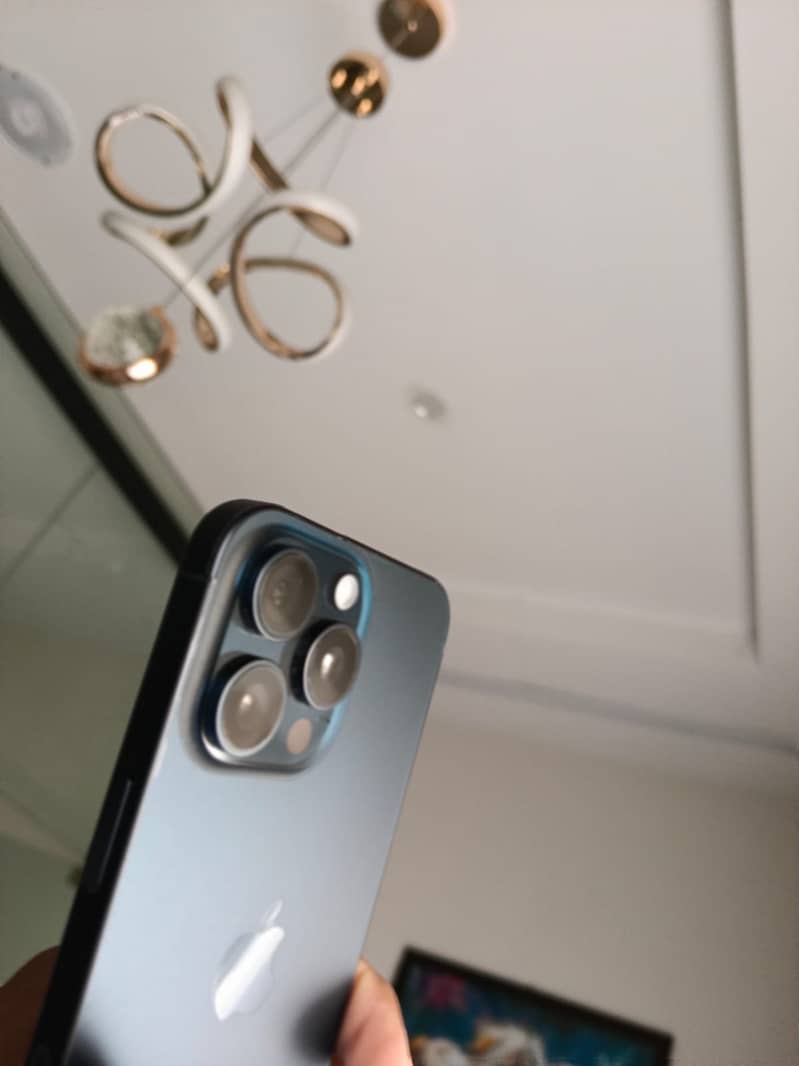 Apple iPhone 15 Pro Max 3