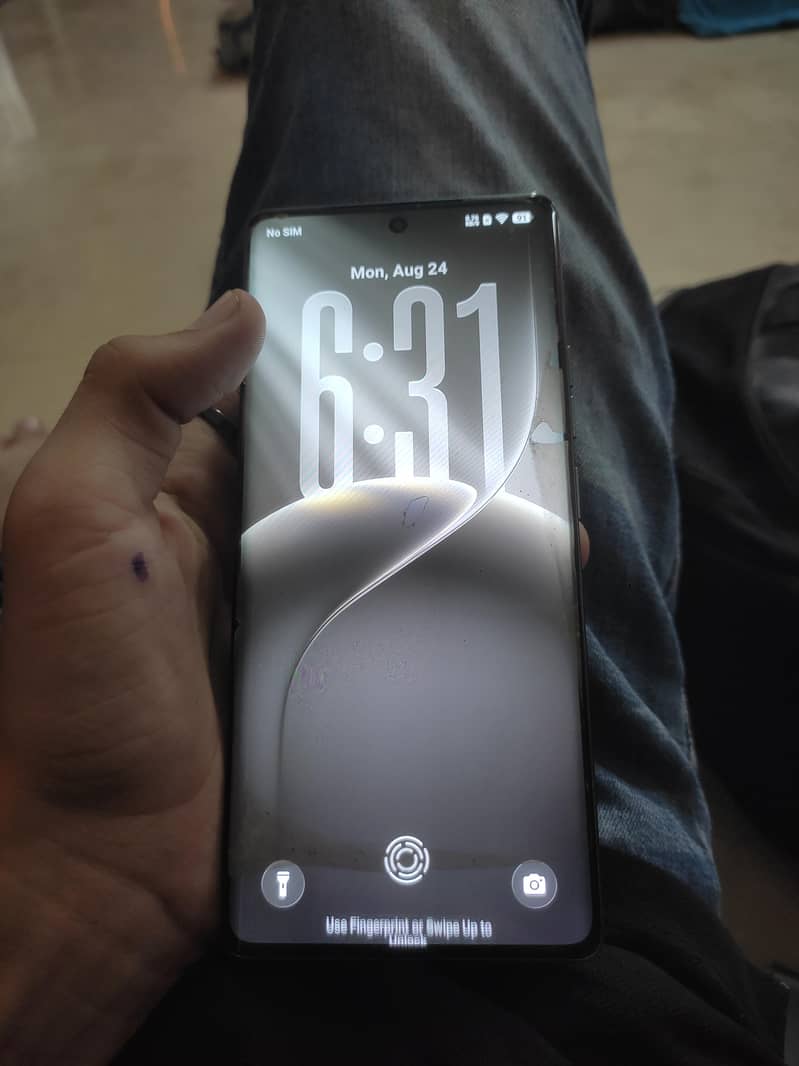 Tecno CAMON 40 Pro 1