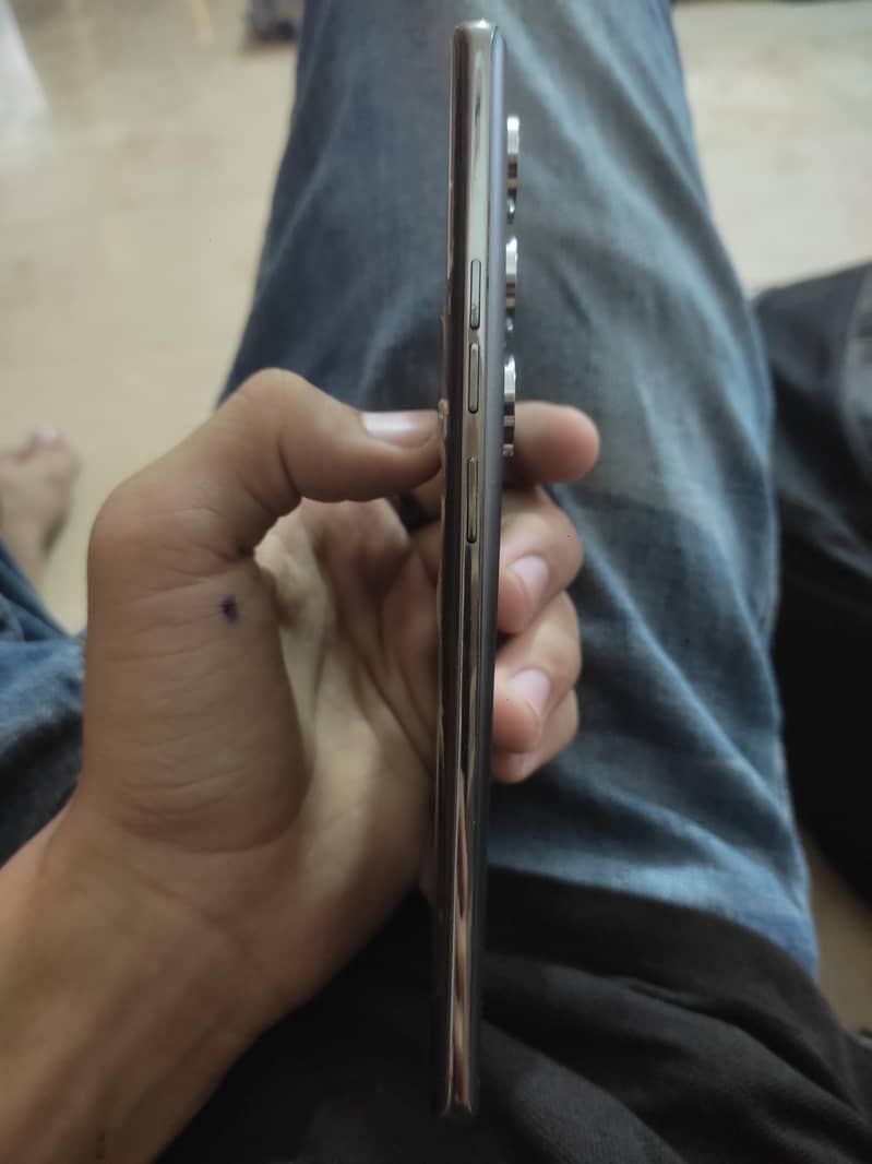 Tecno CAMON 40 Pro 4
