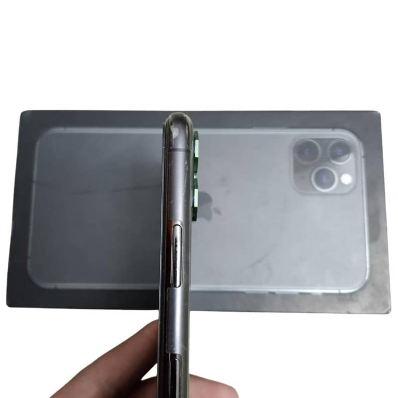 iPhone 11 Pro Max 3