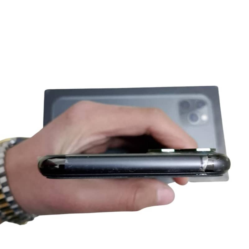 iPhone 11 Pro Max 6
