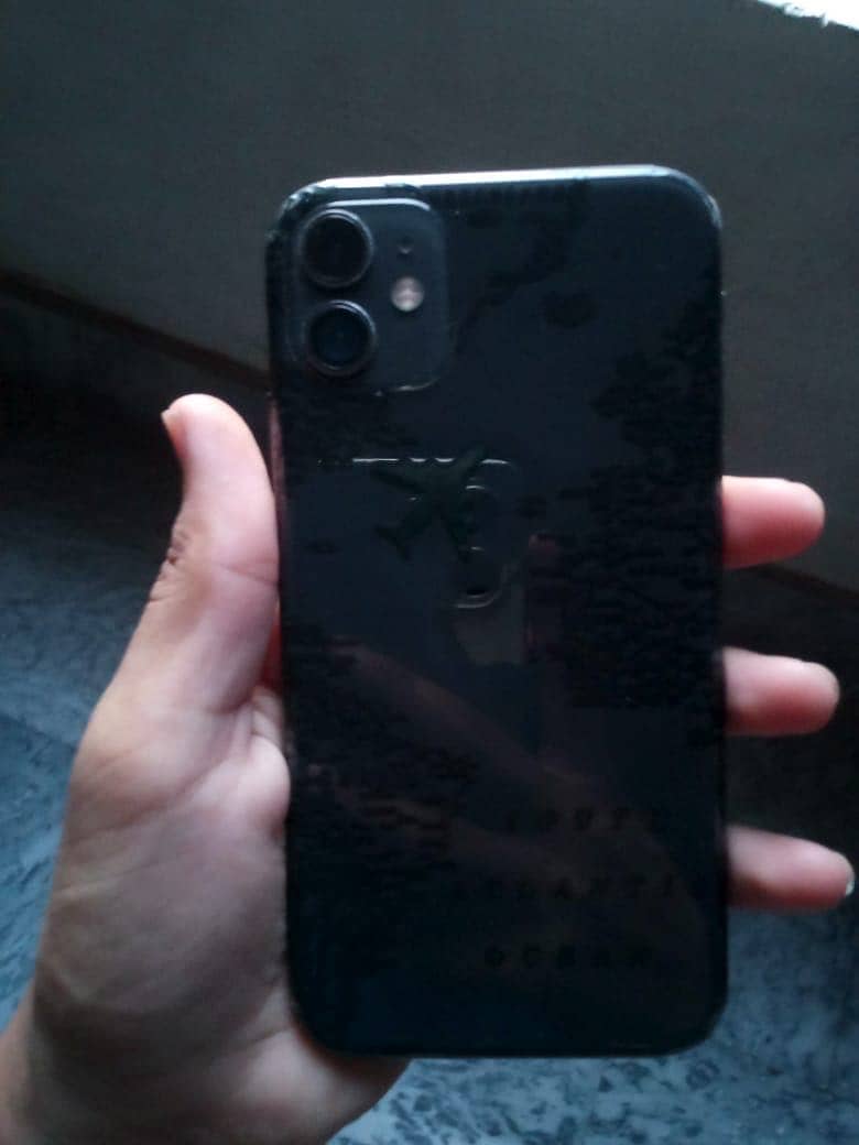 Apple iPhone 11 7