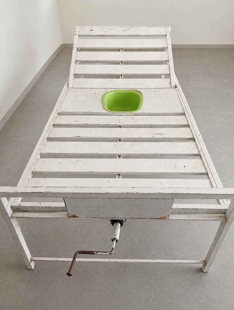 patient bed 0