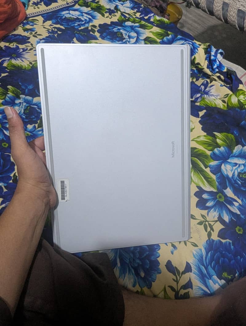 Microsoft surfacebook 3 4