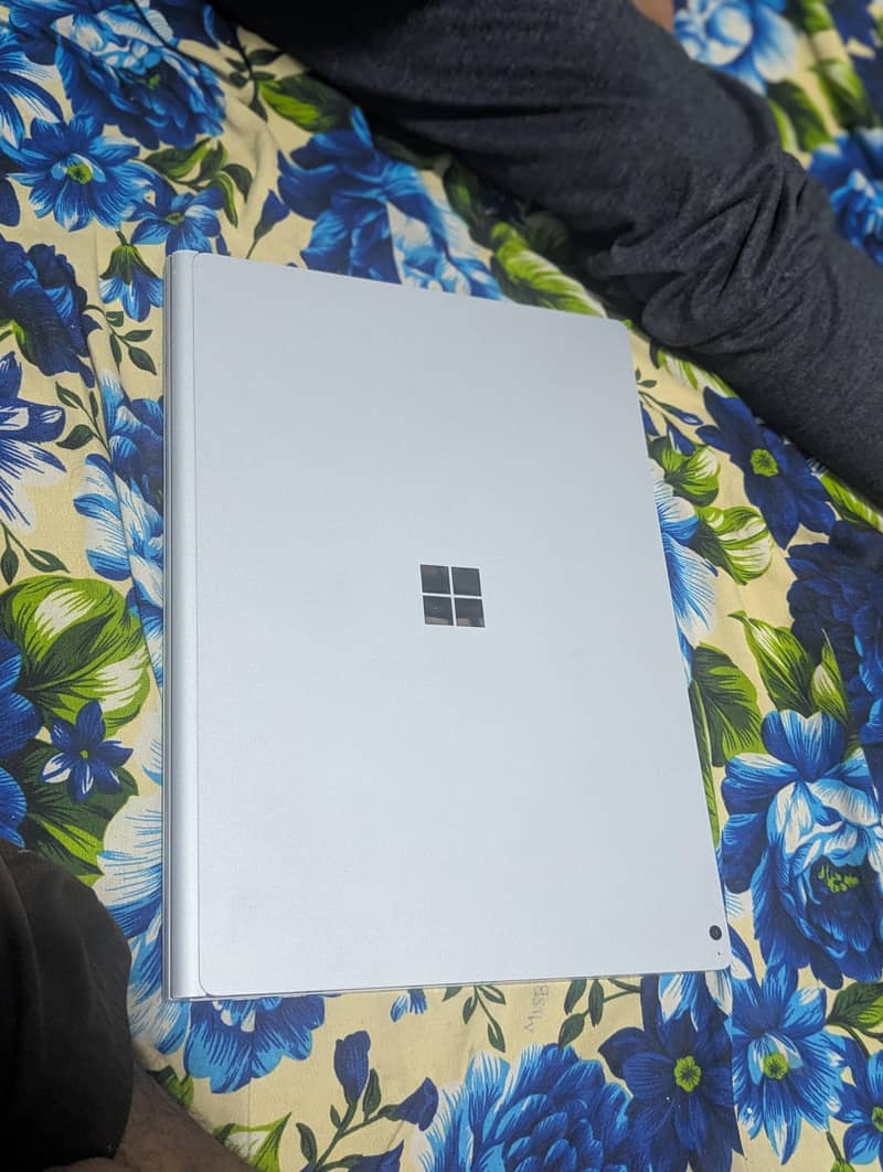Microsoft surfacebook 3 5