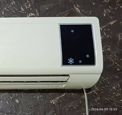 1.5 Ton Non invertor unused A/C