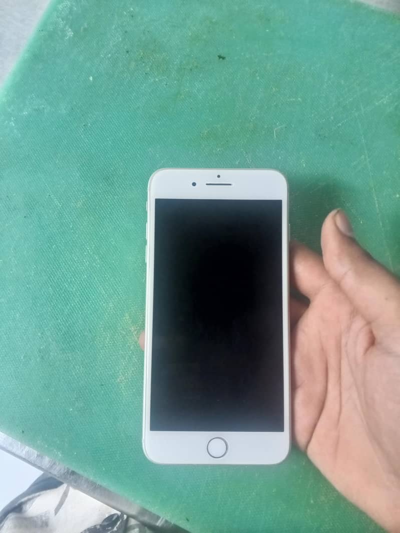 Apple iPhone 8 Plus 1