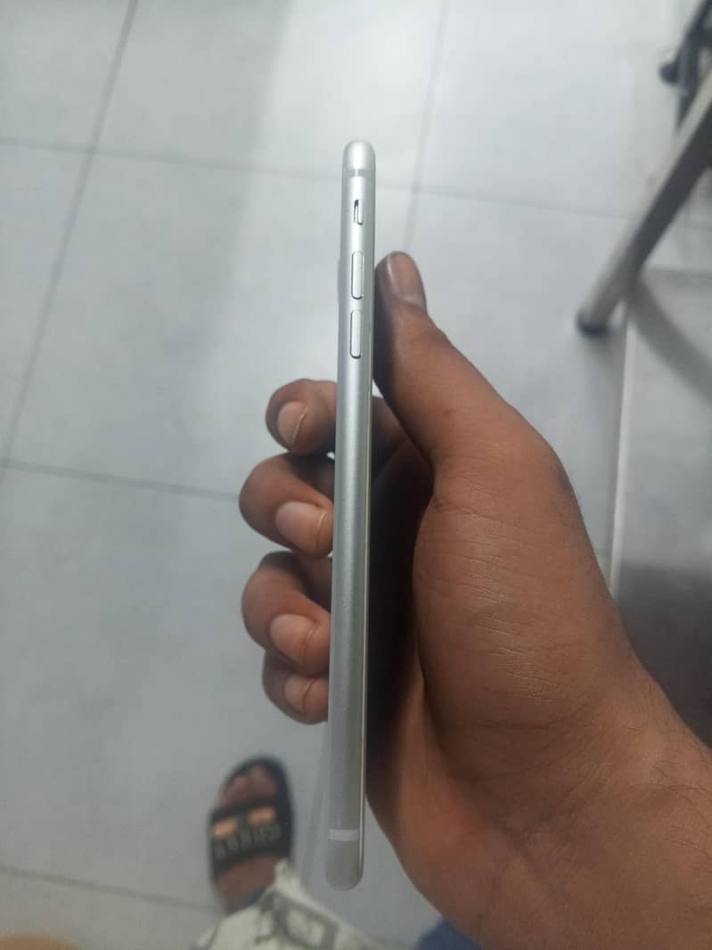 Apple iPhone 8 Plus 2