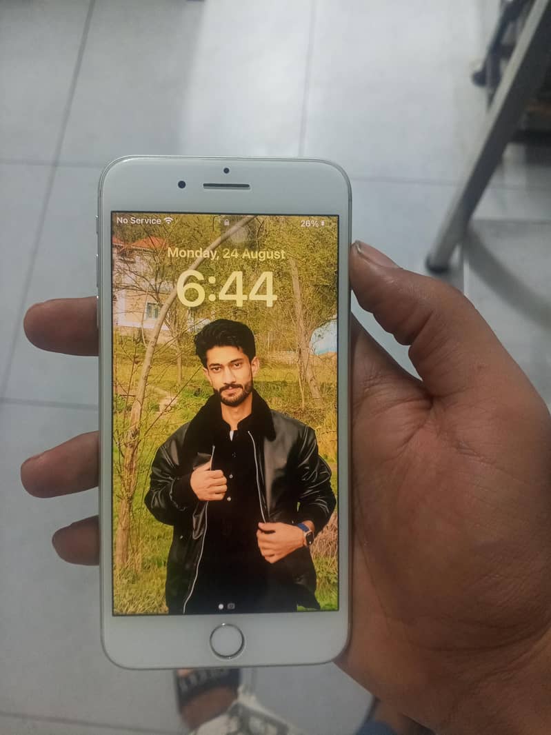 Apple iPhone 8 Plus 3