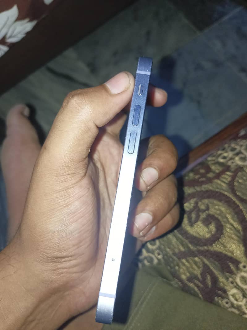 Apple iPhone 12 mini 3