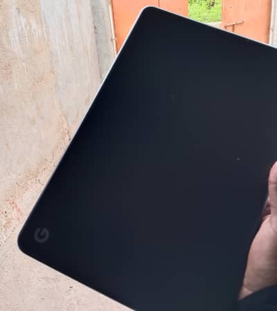 Google pixelbook Go i5 8gen touch screen  16gb ram 128gb storage