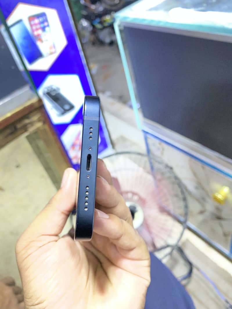 Apple iPhone 14 4
