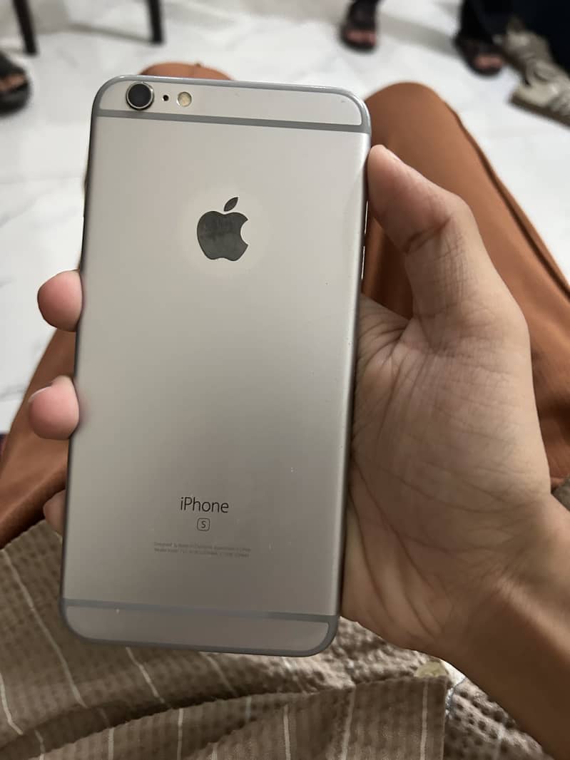 Apple iPhone 6S Plus 3