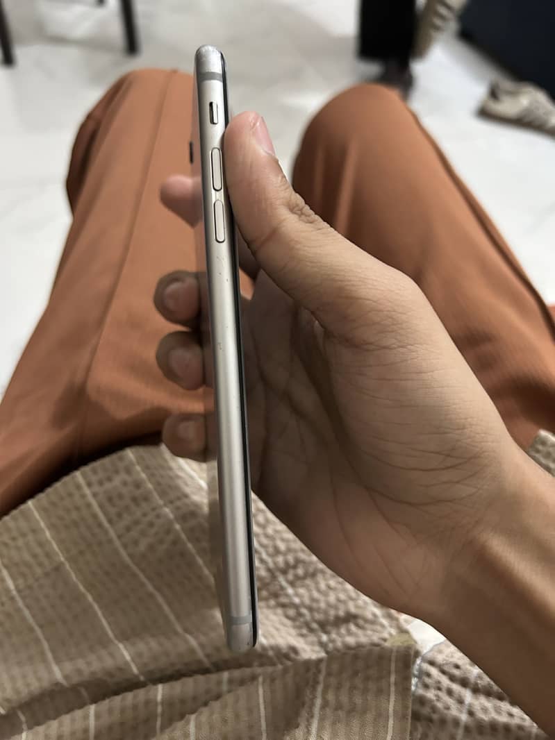 Apple iPhone 6S Plus 4