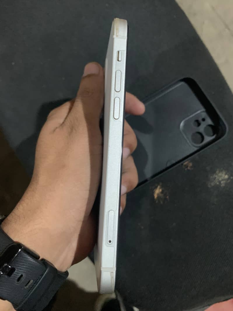 Apple iPhone 12 1