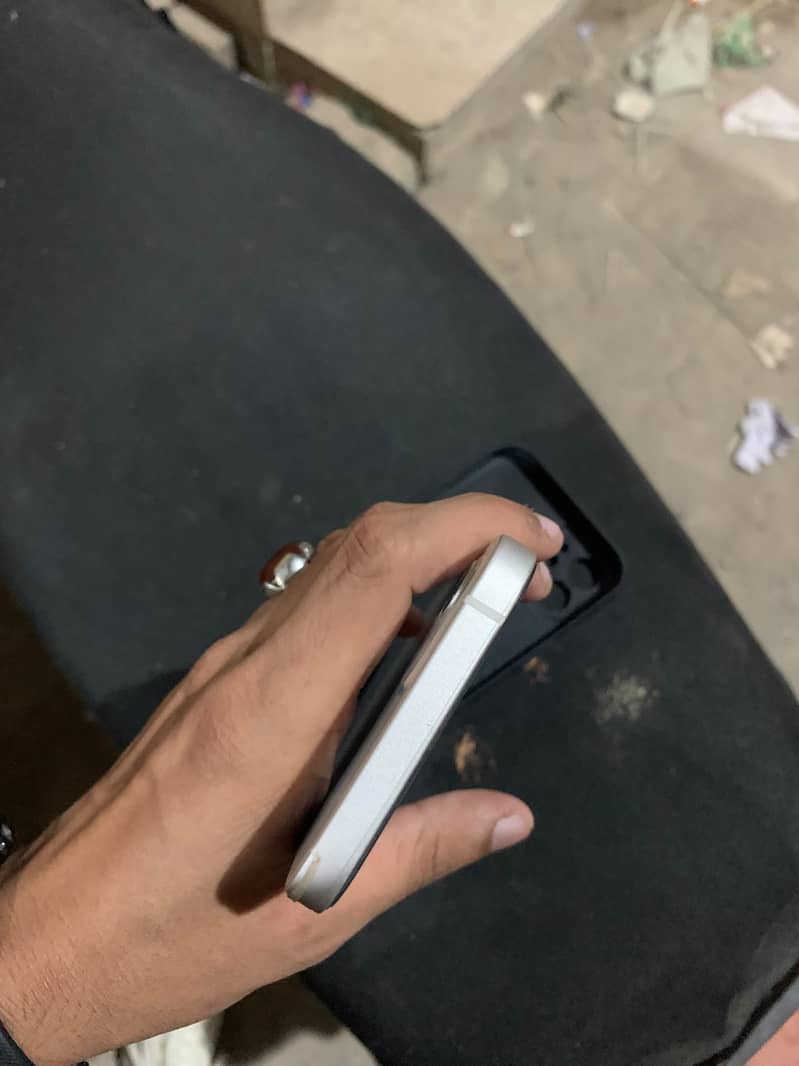 Apple iPhone 12 2