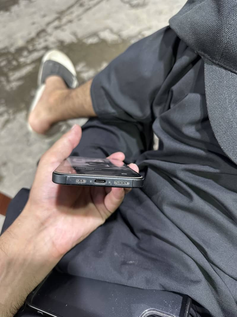 Apple iPhone 15 2