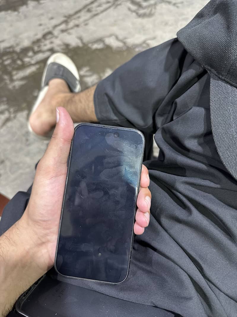 Apple iPhone 15 4
