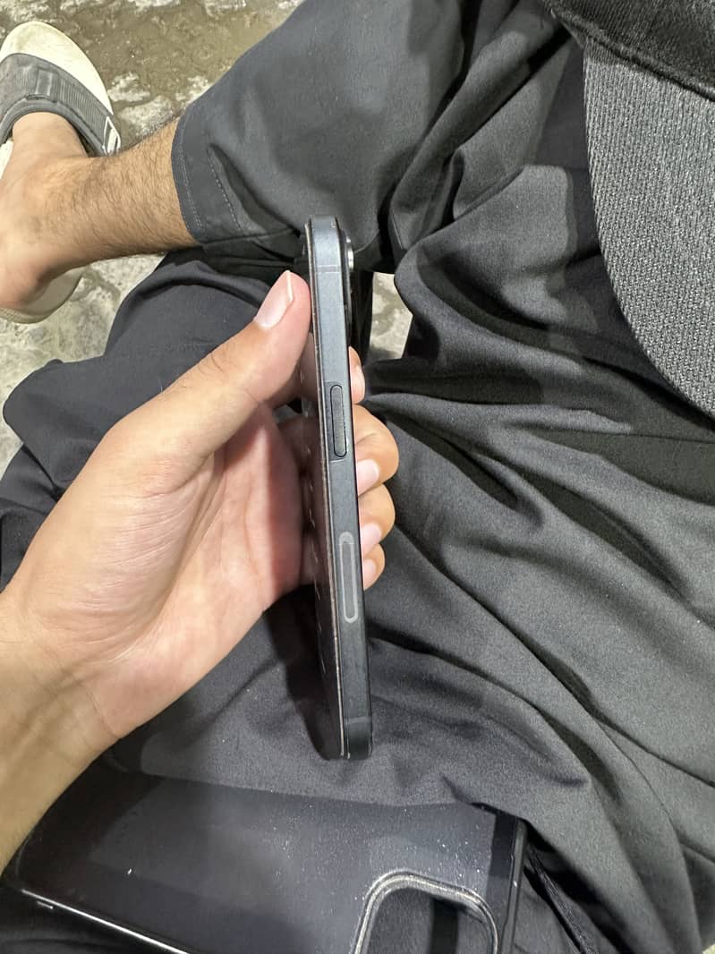 Apple iPhone 15 5