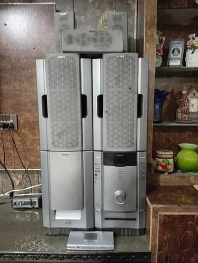 Sony DHC-FLX5D Home Theatre System  Original Sony Speakers