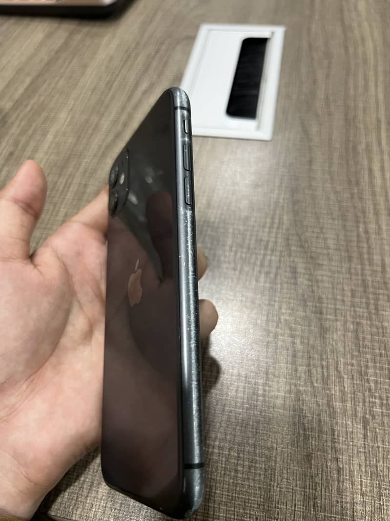 Apple iPhone 11 7