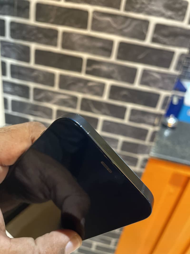 IPHONE 12 4