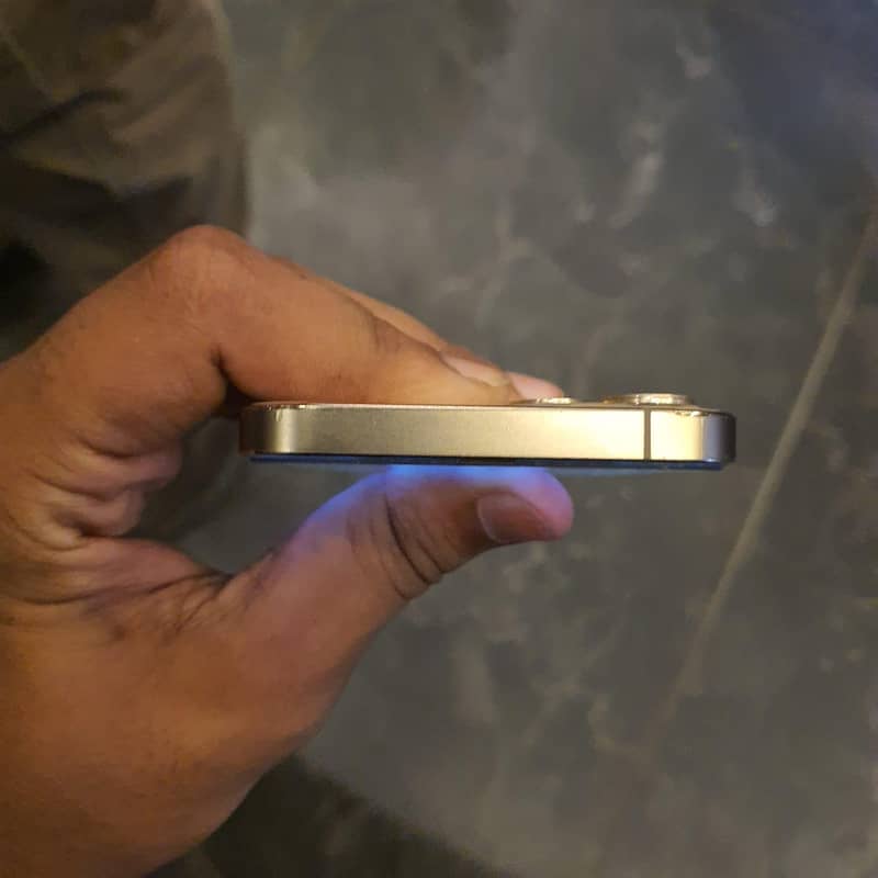 Apple iPhone 12 Pro 6
