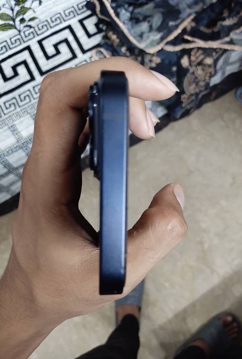 Apple iPhone 14 2
