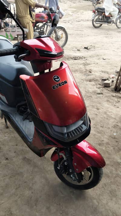 EvEon 2024 model new batteries 70plus km average