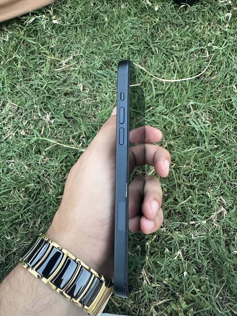 Apple iPhone 14 plus 3