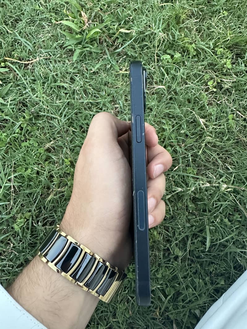 Apple iPhone 14 plus 4