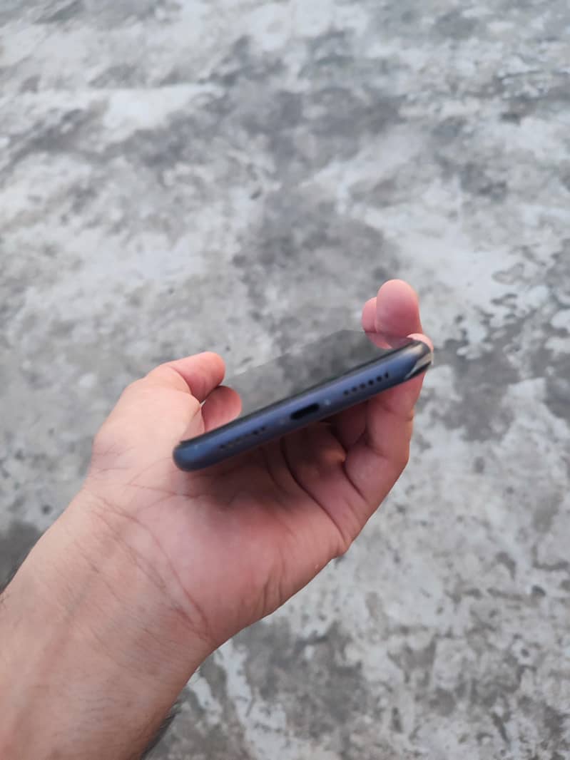 iPhone 11 5