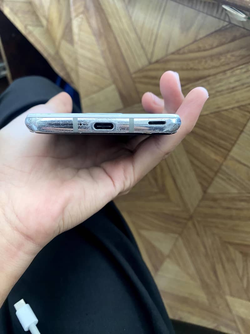 Sharp Aquos R2 1