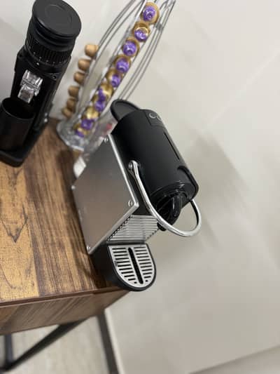 Nespresso Pixie Coffee Machine – With Coffee Pods