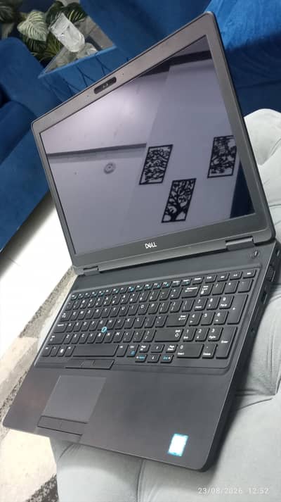 Touchscreeni laptop i5 8th Gen Dubai Laptop