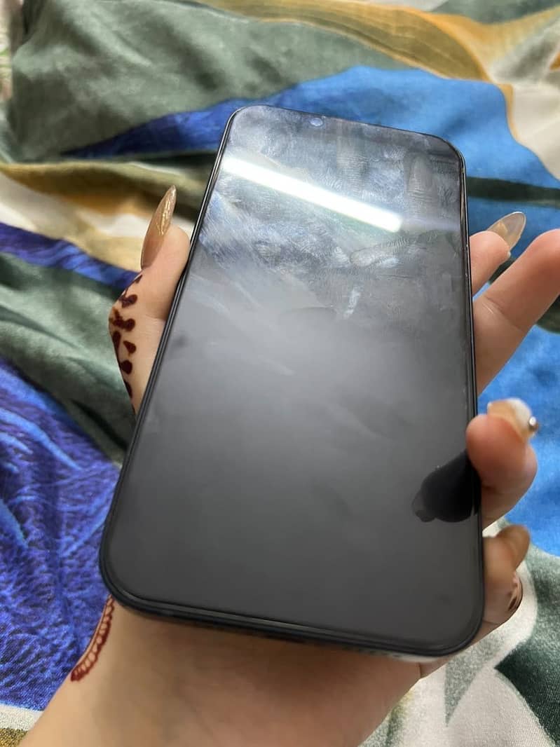 Apple iPhone 13 4