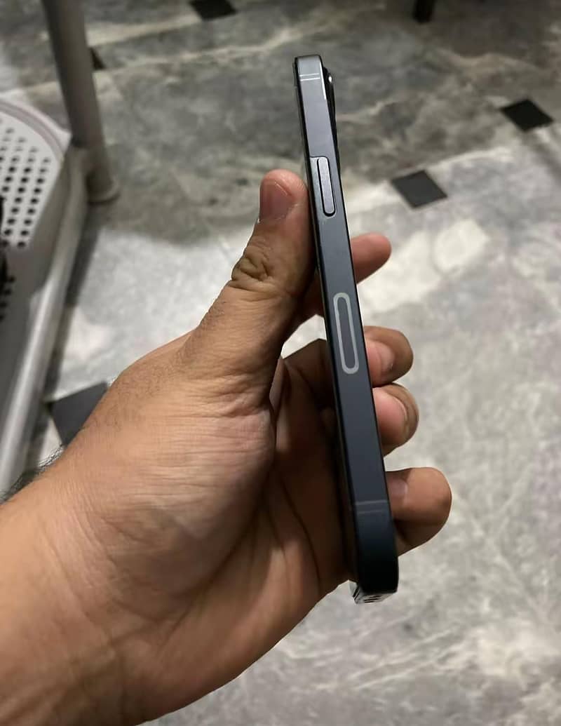 Apple iPhone 13 3